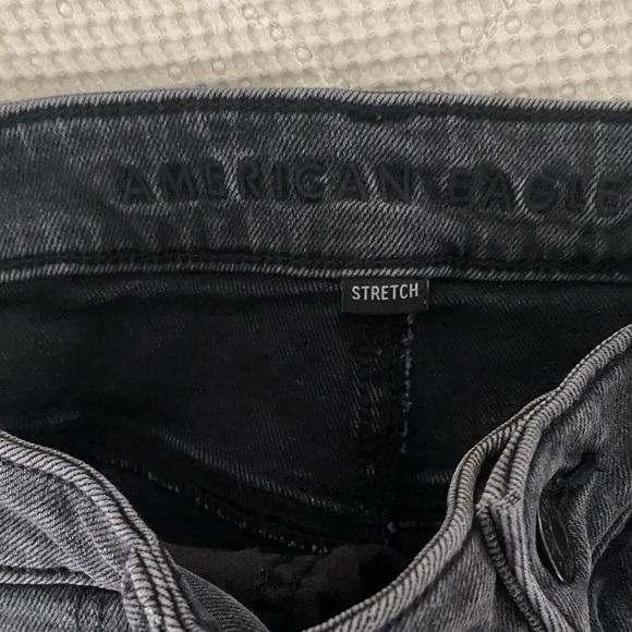 American Eagle Outfitters Men's Dark Gray Relaxed Jeans - Picture 4 of 4